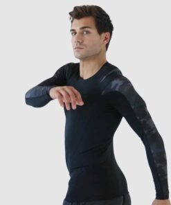 Intelliskin Foundation LS 2.0 i Camo set fra siden i studio