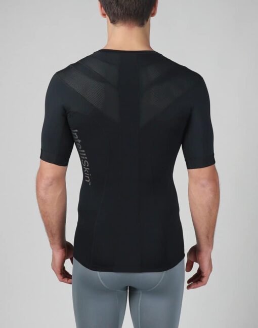 Intelliskin holdningskorrigerende t-shirt med lynlås - Foundation 2.0 i sort set bagfra i studio