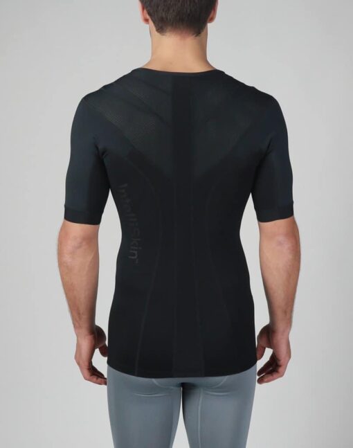 Intelliskin holdningskorrigerende t-shirt - Foundation Pro i sort set bagfra i studio